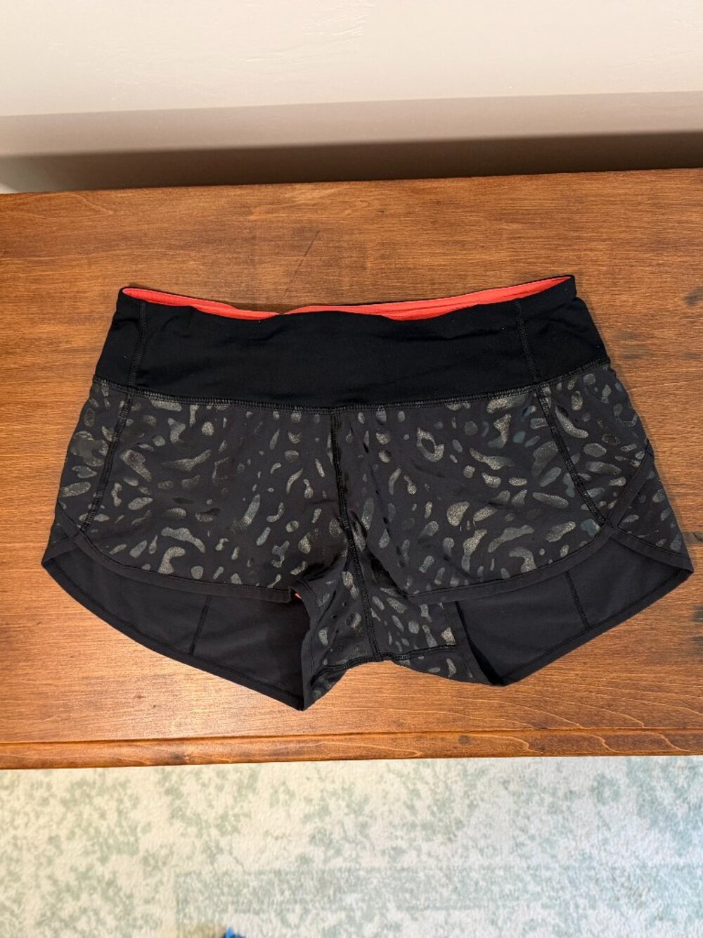 Lululemon Speed Up Short size 4 High-Rise 3" Incognito Leopard Black Red Liner